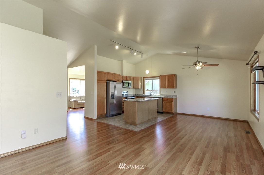 5903 Cherokee Loop Southeast Lacey, WA 98513 - Photo 11 of 38 Gallery Image 11