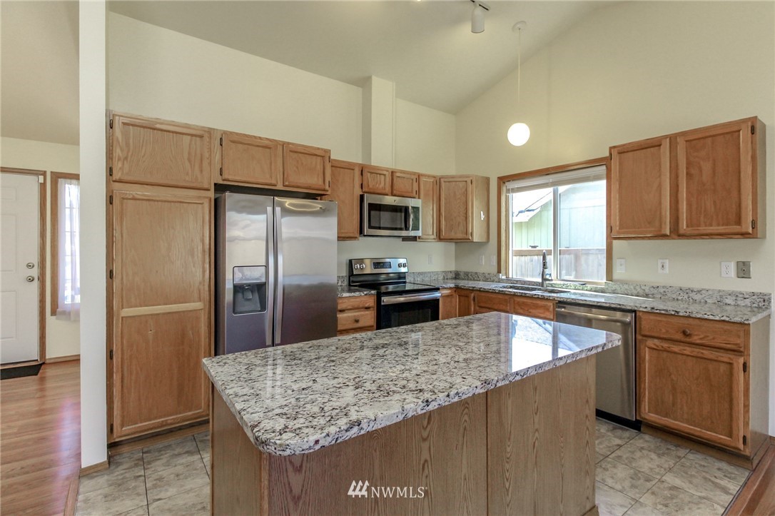5903 Cherokee Loop Southeast Lacey, WA 98513 - Photo 12 of 38 Gallery Image 12