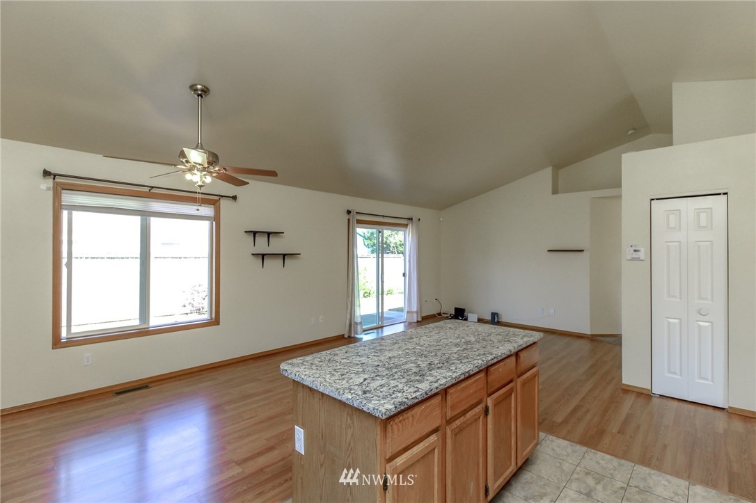 5903 Cherokee Loop Southeast Lacey, WA 98513 - Photo 13 of 38 Gallery Image 13