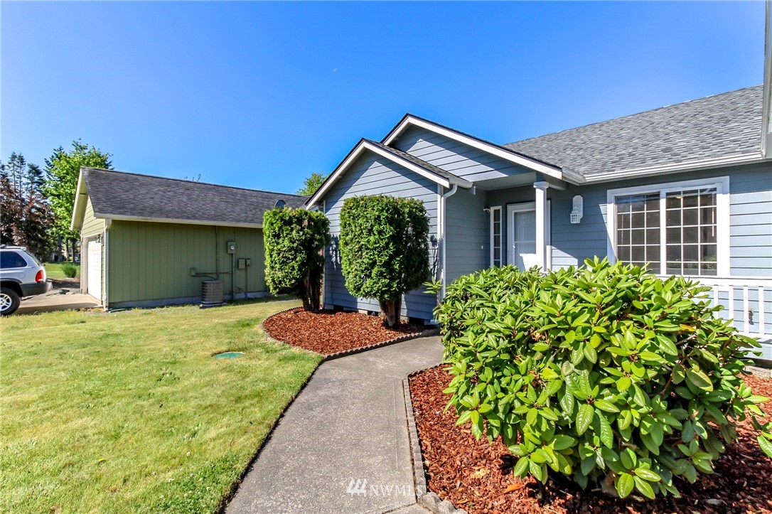 5903 Cherokee Loop Southeast Lacey, WA 98513 - Photo 3 of 38 Gallery Image 3