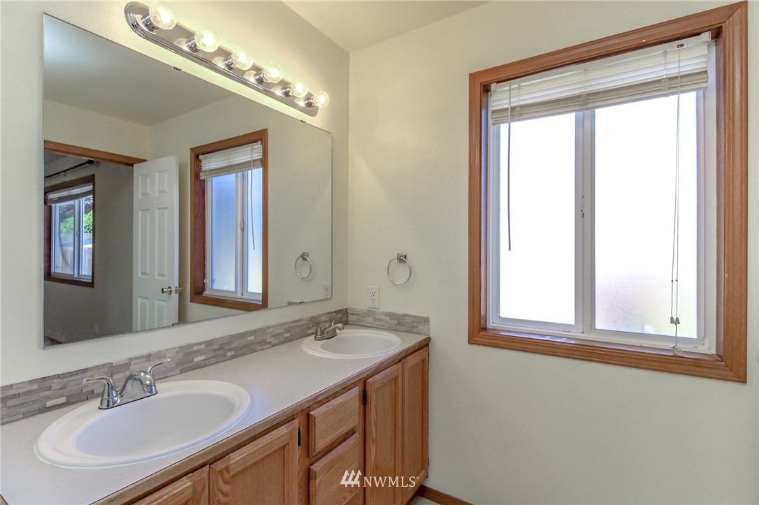 5903 Cherokee Loop Southeast Lacey, WA 98513 - Photo 27 of 38 Gallery Image 27