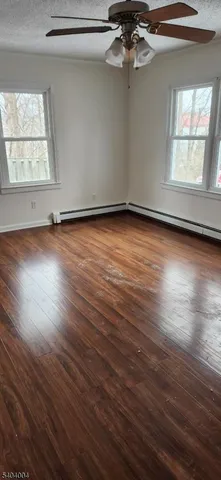 $1,800 | 119 Water Street, Newton, NJ 07860