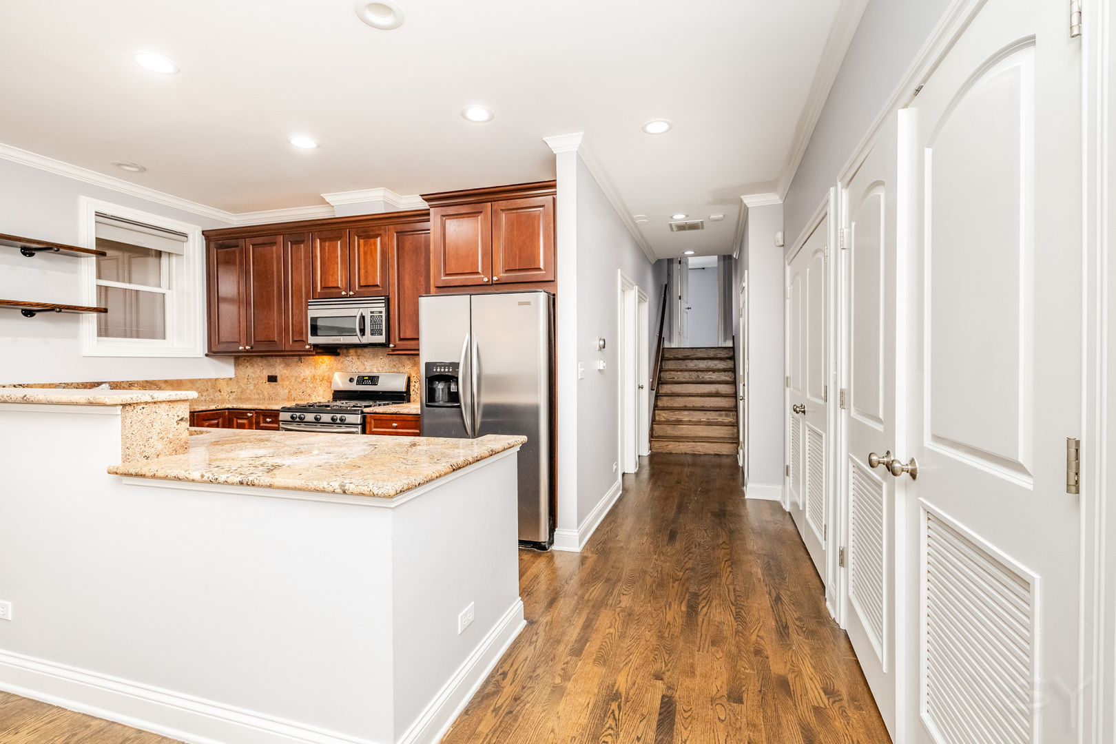 1116 West Hubbard Street, Unit 2W Chicago, IL 60642 - Photo 11 of 33