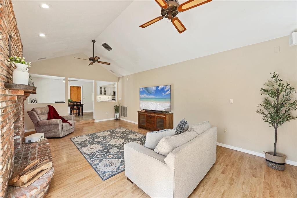 2115 Shadow Oaks Road Sarasota, FL 34240 - Photo 14 of 35