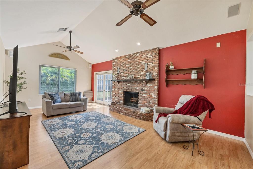 2115 Shadow Oaks Road Sarasota, FL 34240 - Photo 16 of 35