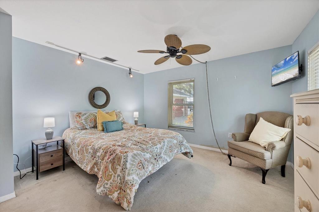 2115 Shadow Oaks Road Sarasota, FL 34240 - Photo 19 of 35