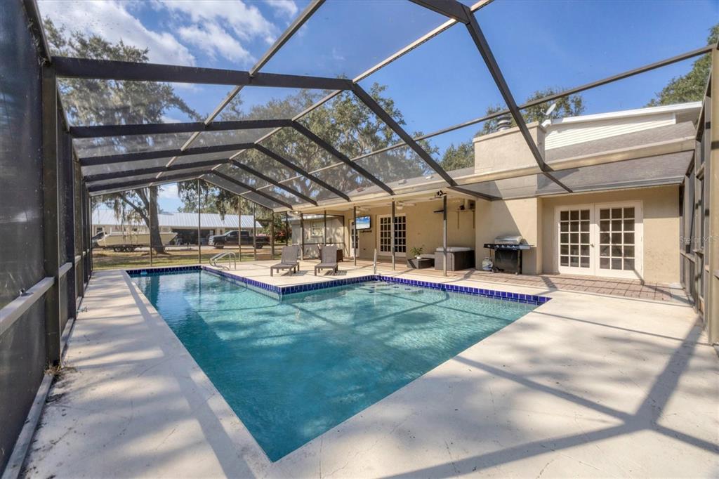 2115 Shadow Oaks Road Sarasota, FL 34240 - Photo 26 of 35