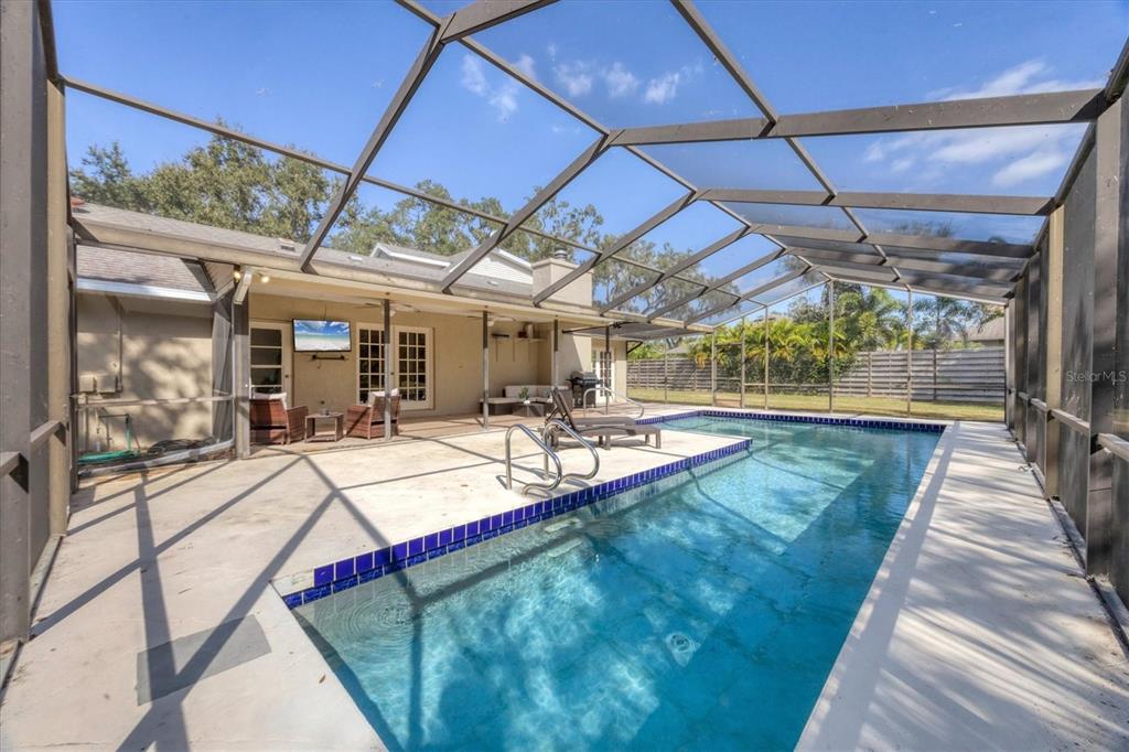 2115 Shadow Oaks Road Sarasota, FL 34240 - Photo 27 of 35