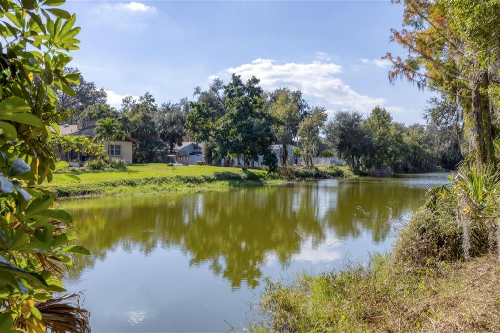 2115 Shadow Oaks Road Sarasota, FL 34240 - Photo 33 of 35