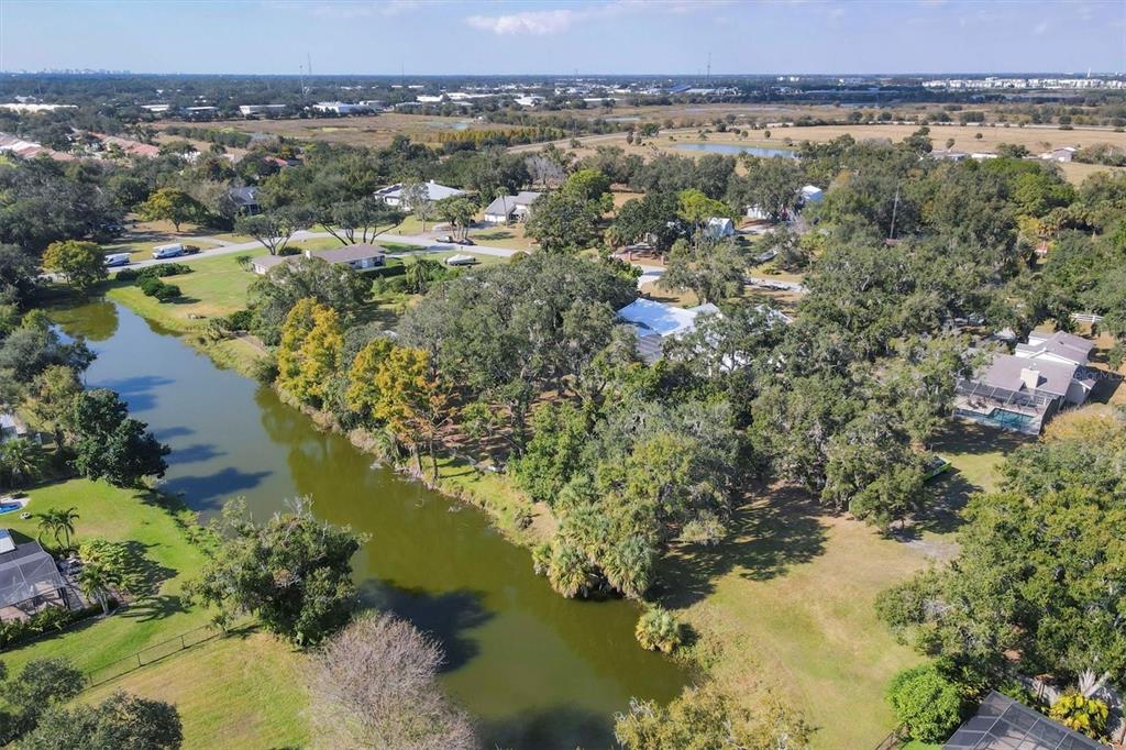 2115 Shadow Oaks Road Sarasota, FL 34240 - Photo 35 of 35