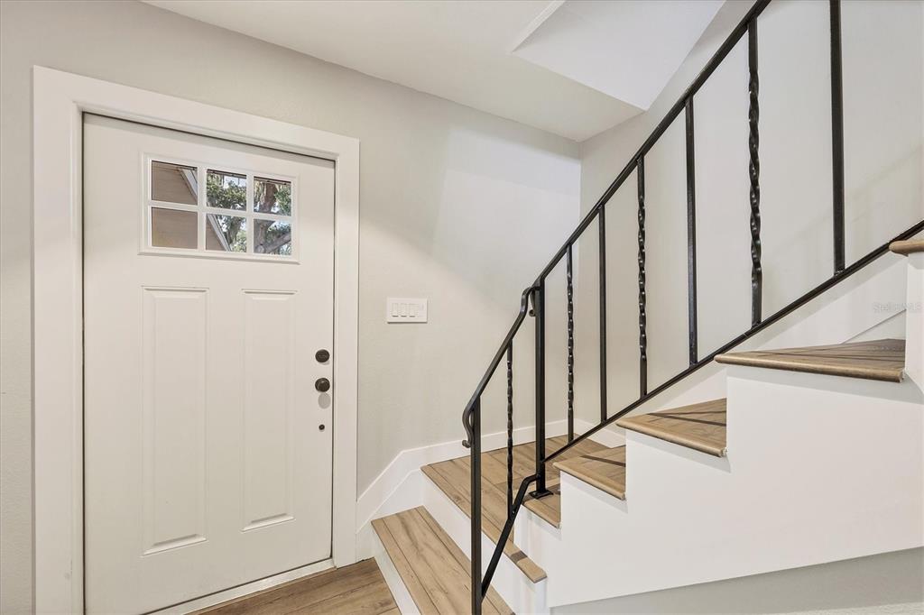 2115 Shadow Oaks Road Sarasota, FL 34240 - Photo 5 of 35