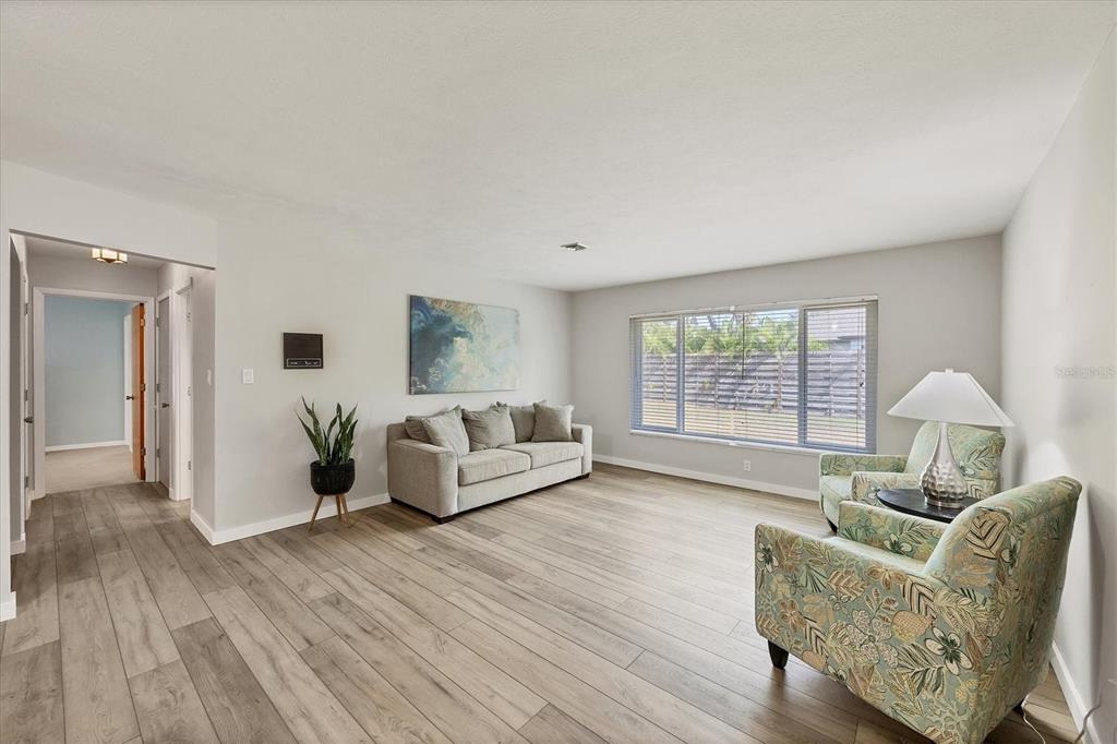 2115 Shadow Oaks Road Sarasota, FL 34240 - Photo 7 of 35