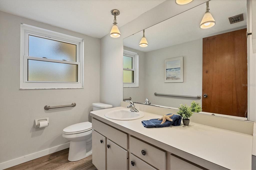 2115 Shadow Oaks Road Sarasota, FL 34240 - Photo 10 of 35