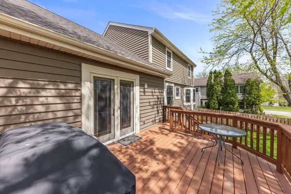 $750,000 | 4505 Concorde Place, Lisle, IL 60532