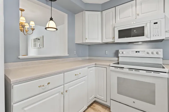 $500,000 | 14 Hampton Glen Drive, Unit 51, Kennebunk, ME 04043