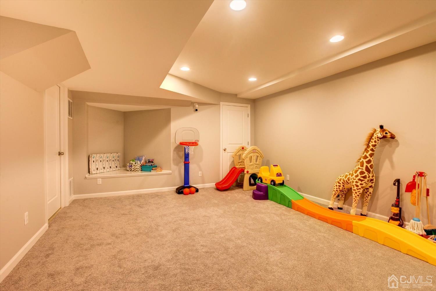 220 Hawthorne Road North Brunswick, NJ 08902 - Photo 18 of 20 Gallery Image 18