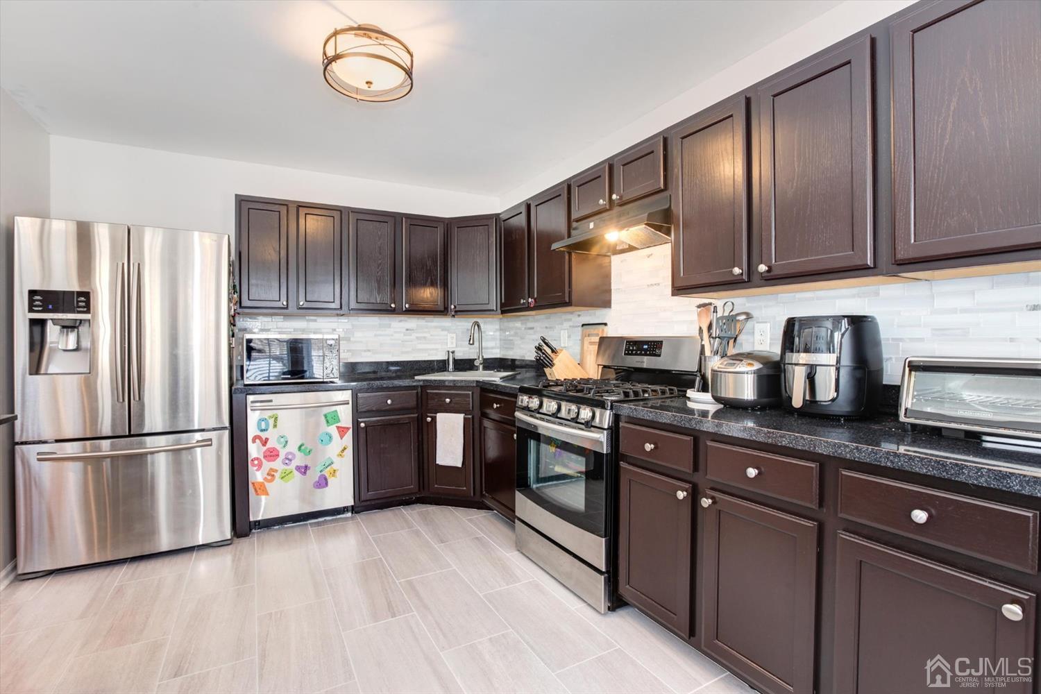 220 Hawthorne Road North Brunswick, NJ 08902 - Photo 7 of 20 Gallery Image 7
