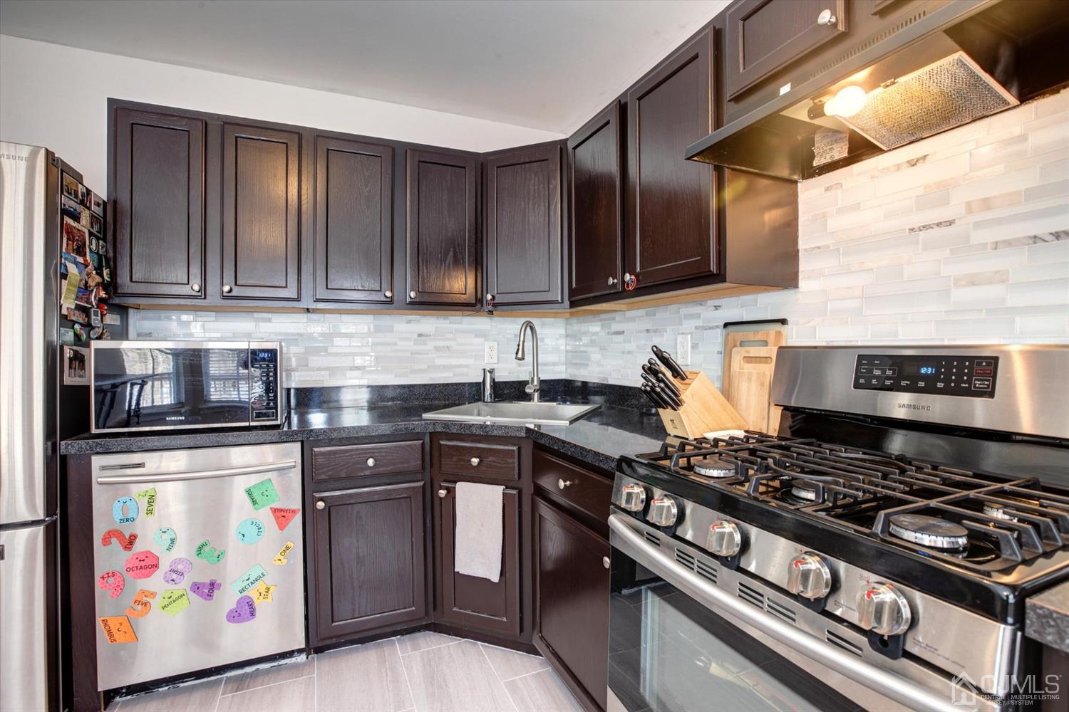 220 Hawthorne Road North Brunswick, NJ 08902 - Photo 9 of 20 Gallery Image 9