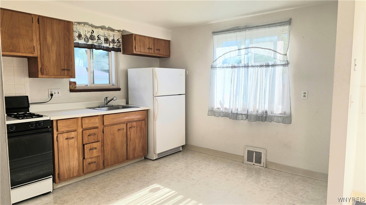 26 Alcona Avenue Amherst, NY 14226 - Photo 5 of 13