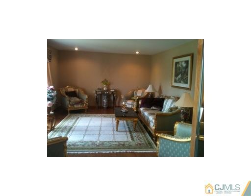 4 Allison Court Edison, NJ 08820 - Photo 11 of 15