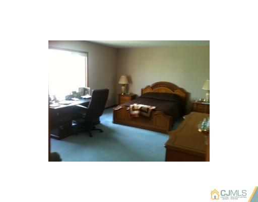 4 Allison Court Edison, NJ 08820 - Photo 12 of 15