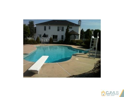 4 Allison Court Edison, NJ 08820 - Photo 4 of 15