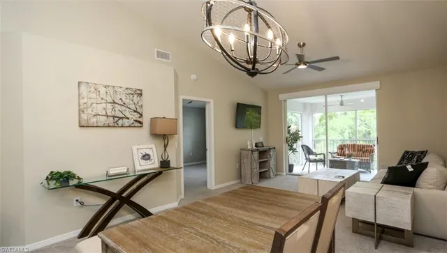 $1,995 | 6645 Huntington Lakes Circle, Unit 201, Naples, FL 34119