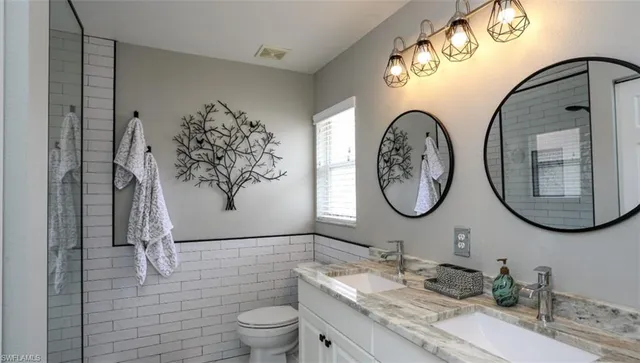 $1,995 | 6645 Huntington Lakes Circle, Unit 201, Naples, FL 34119