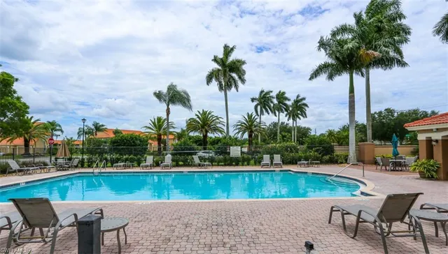 $1,995 | 6645 Huntington Lakes Circle, Unit 201, Naples, FL 34119