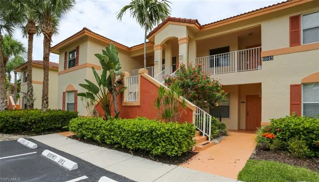 $1,995 | 6645 Huntington Lakes Circle, Unit 201, Naples, FL 34119