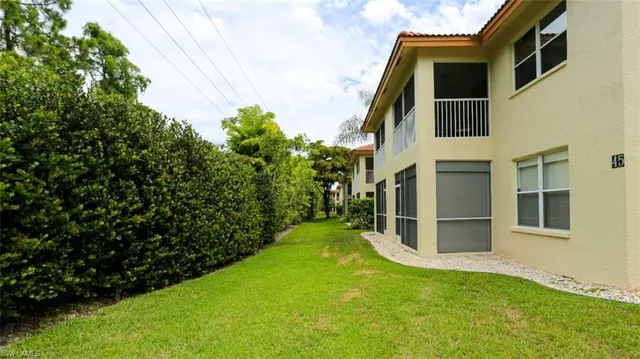 $1,995 | 6645 Huntington Lakes Circle, Unit 201, Naples, FL 34119