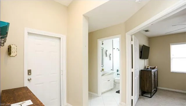 $1,995 | 6645 Huntington Lakes Circle, Unit 201, Naples, FL 34119