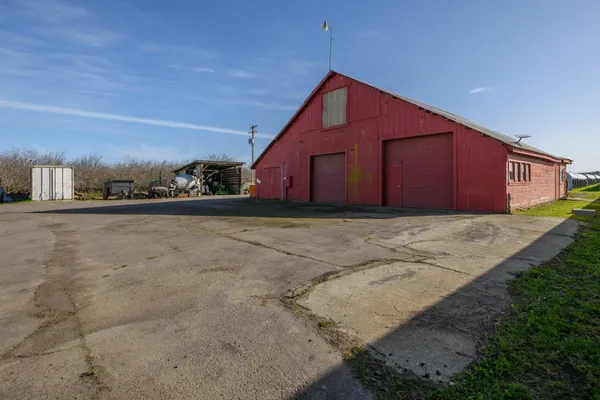 $1,800,000 | 32620 County Road 13, Zamora, CA 95698