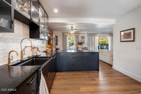 $999,999 | 8221 East Edgemont Avenue, Scottsdale, AZ 85257