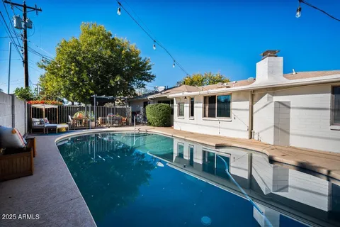 $999,999 | 8221 East Edgemont Avenue, Scottsdale, AZ 85257