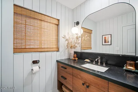 $999,999 | 8221 East Edgemont Avenue, Scottsdale, AZ 85257