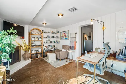 $999,999 | 8221 East Edgemont Avenue, Scottsdale, AZ 85257