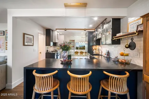 $999,999 | 8221 East Edgemont Avenue, Scottsdale, AZ 85257