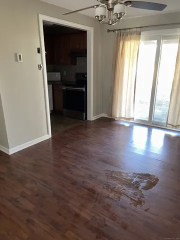 $249,900 | 127 Black Point Road, Unit 7, East Lyme, CT 06357