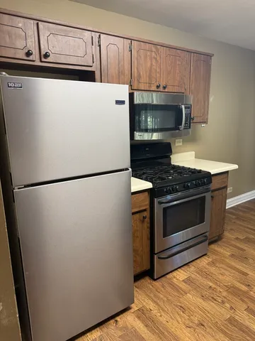 $2,200 | 216 Deerpath Court, Unit D1, Schaumburg, IL 60193