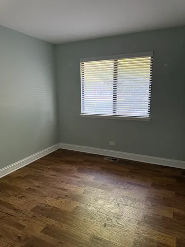 $2,200 | 216 Deerpath Court, Unit D1, Schaumburg, IL 60193