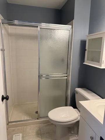 $2,200 | 216 Deerpath Court, Unit D1, Schaumburg, IL 60193