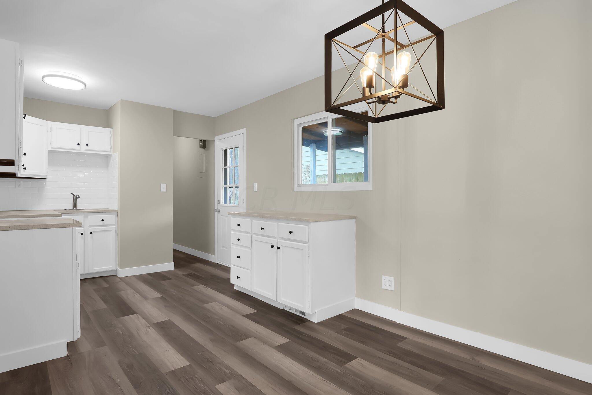 5322 Newport Road Columbus, OH 43232 - Photo 10 of 26 11-web-or-mls-5322-newport-rd