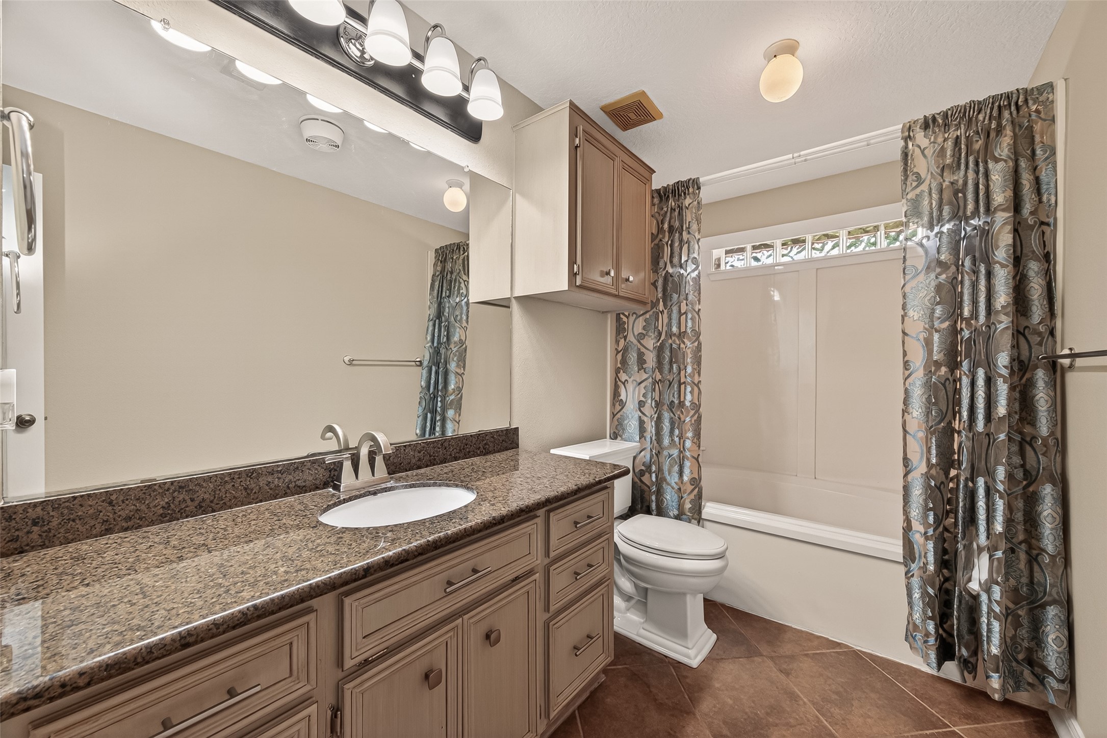 1012 Lilley Road Alvin, TX 77511 - Photo 21 of 29 Secondary Bathroom