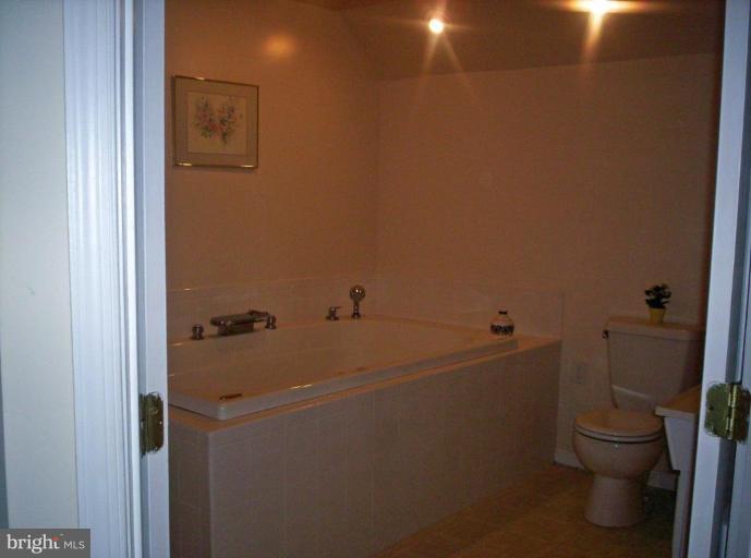 8689 Ridge Road Ellicott City, MD 21043 - Photo 12 of 20 Bath #3