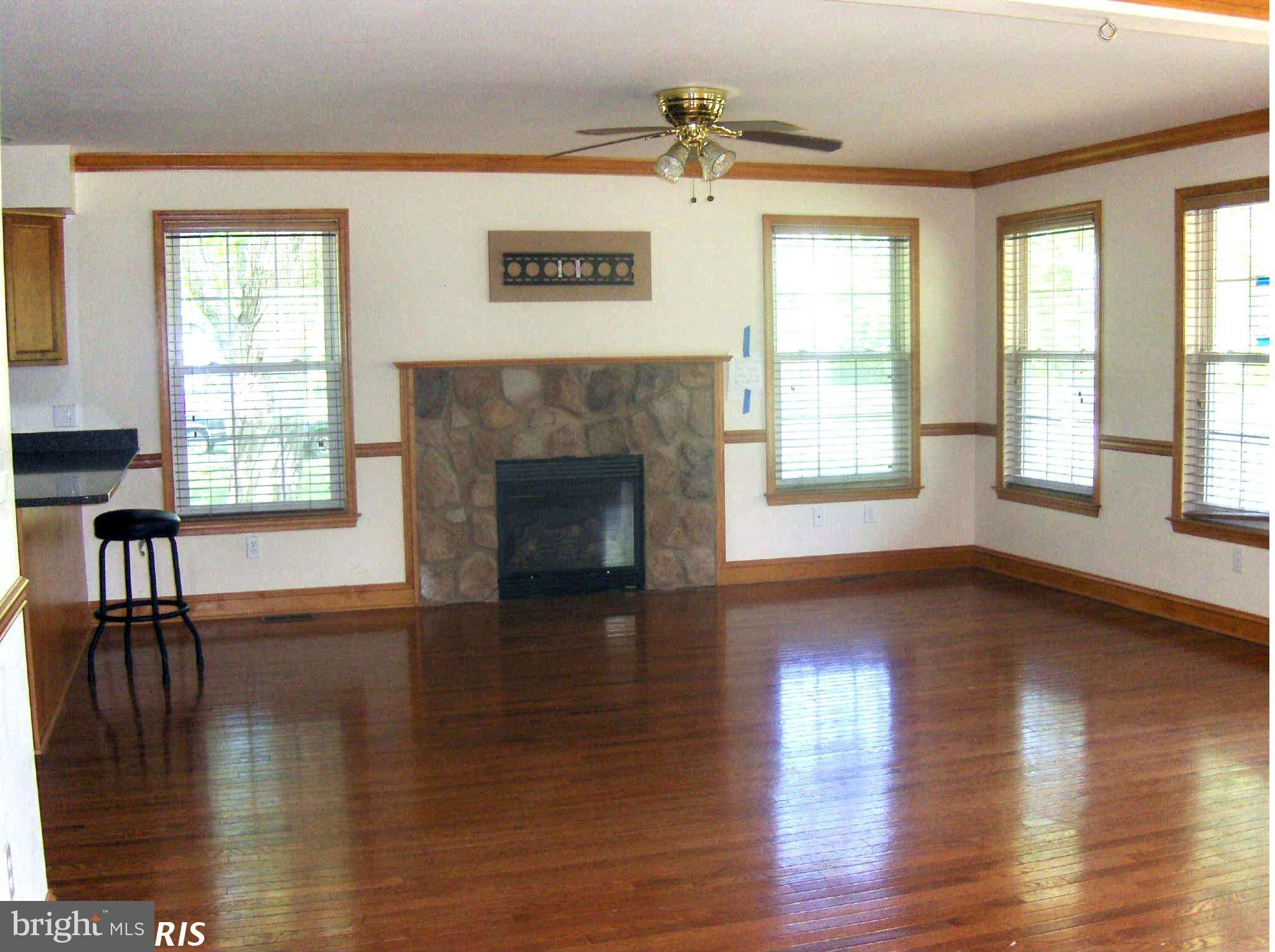 907 Forrester Road Churchton, MD 20733 - Photo 5 of 21 Family Room