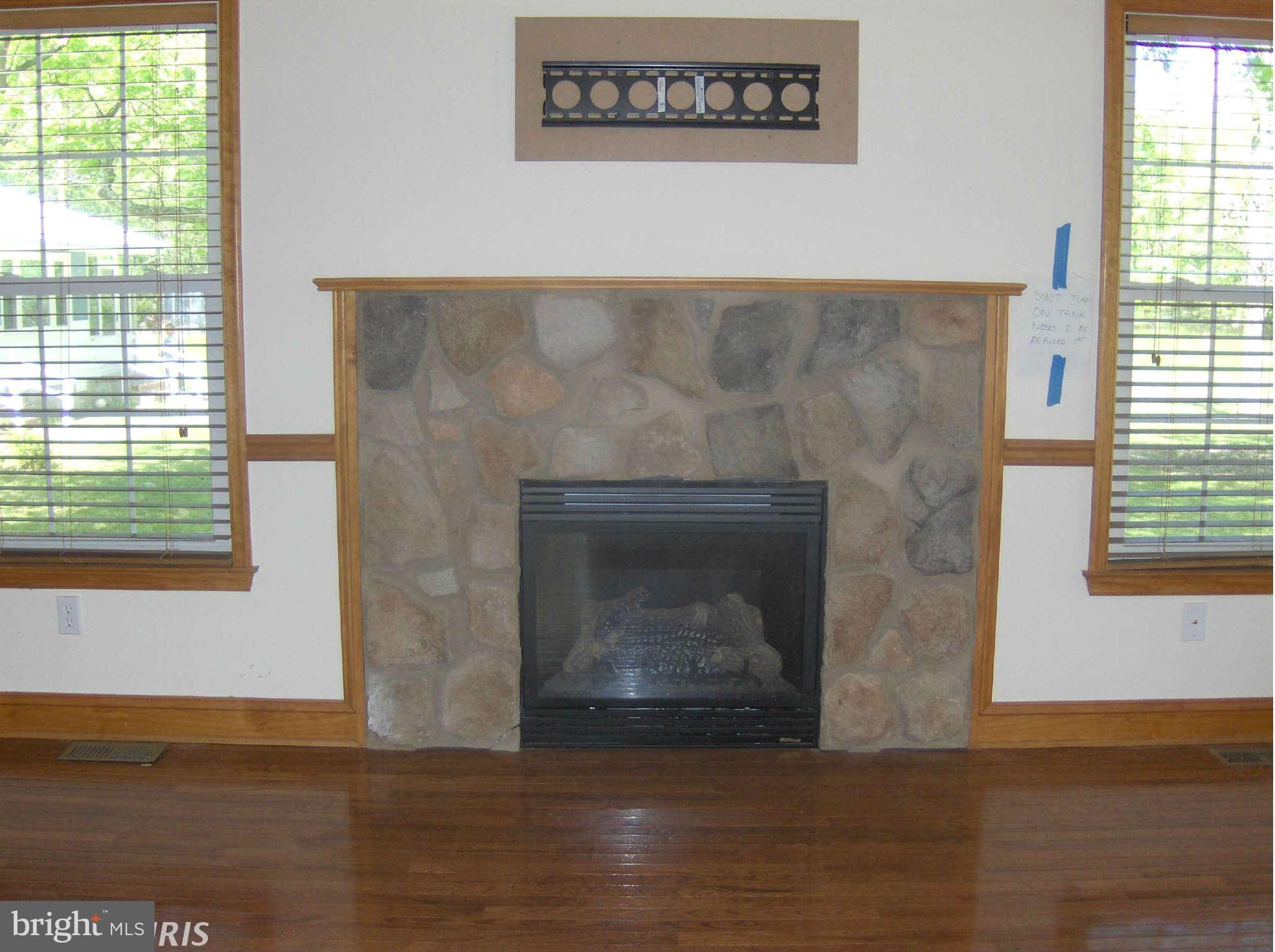 907 Forrester Road Churchton, MD 20733 - Photo 6 of 21 Family Room