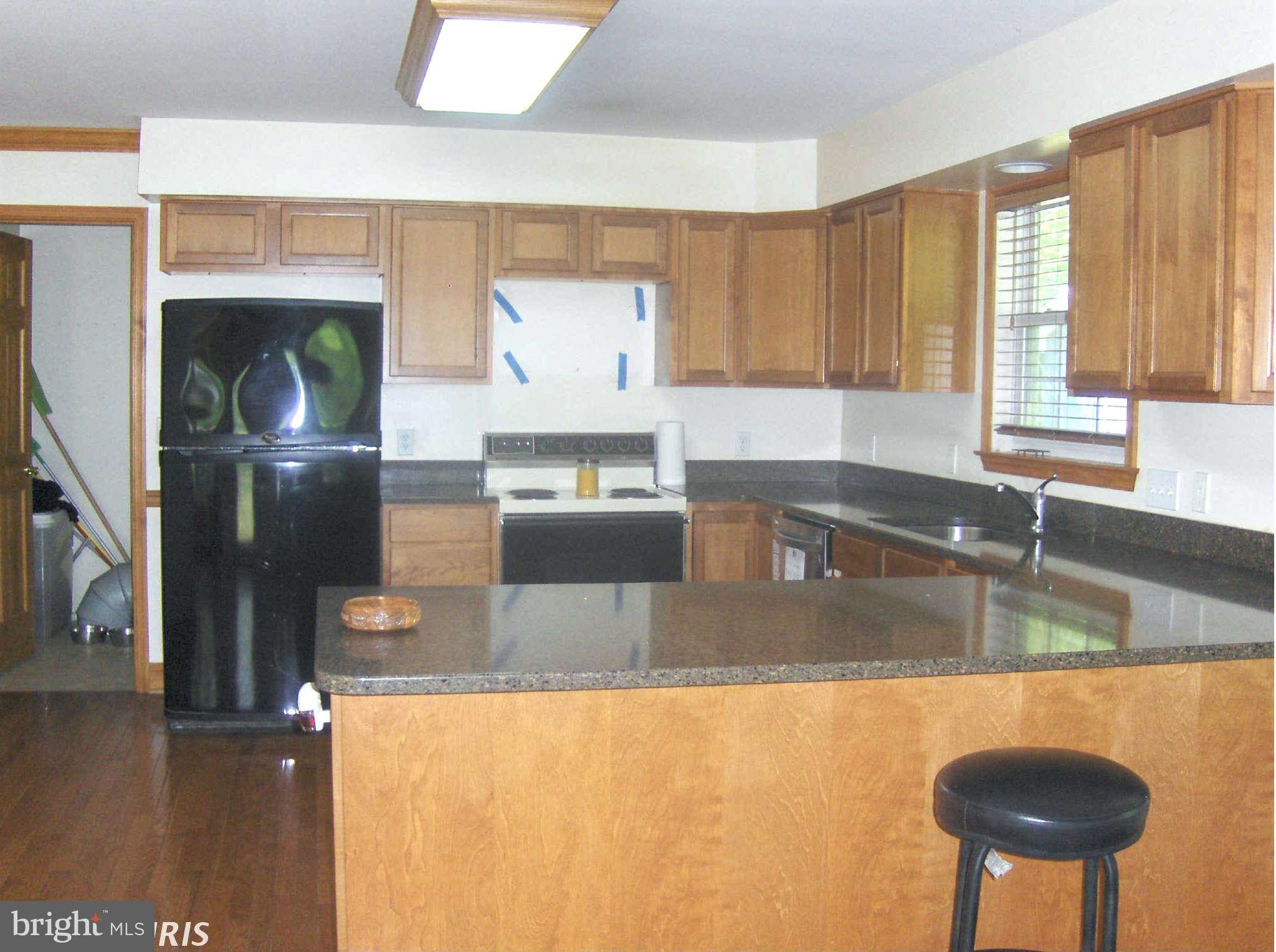 907 Forrester Road Churchton, MD 20733 - Photo 7 of 21 Kitchen