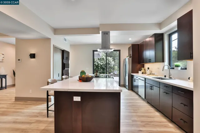 $4,946,000 | 946 Risa Road, Lafayette, CA 94549