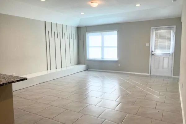 $2,250 | 8310 Rose Petals Lane, Rosharon, TX 77583